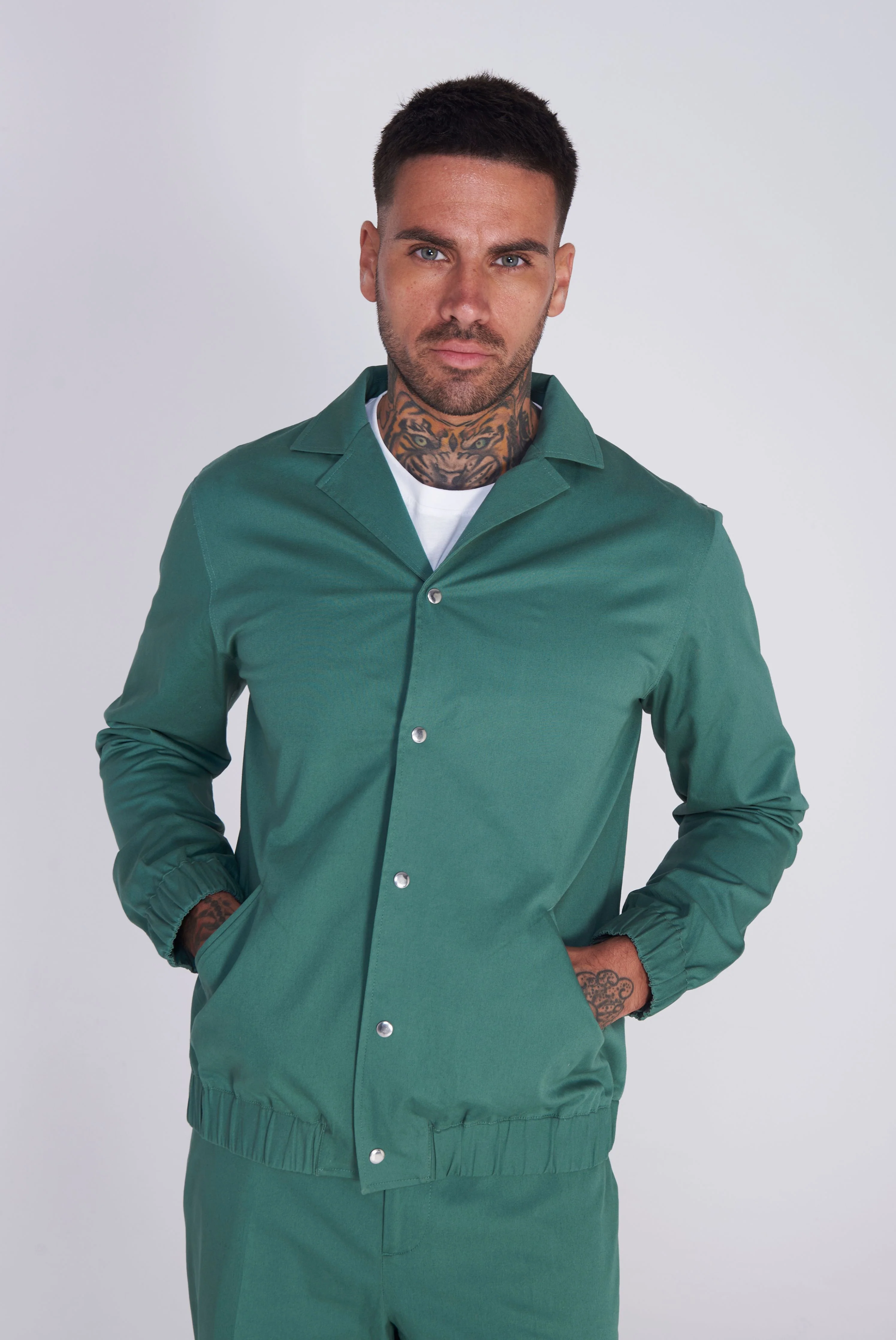 Cadiz Shacket Cotton Jacket in Green - Image 4