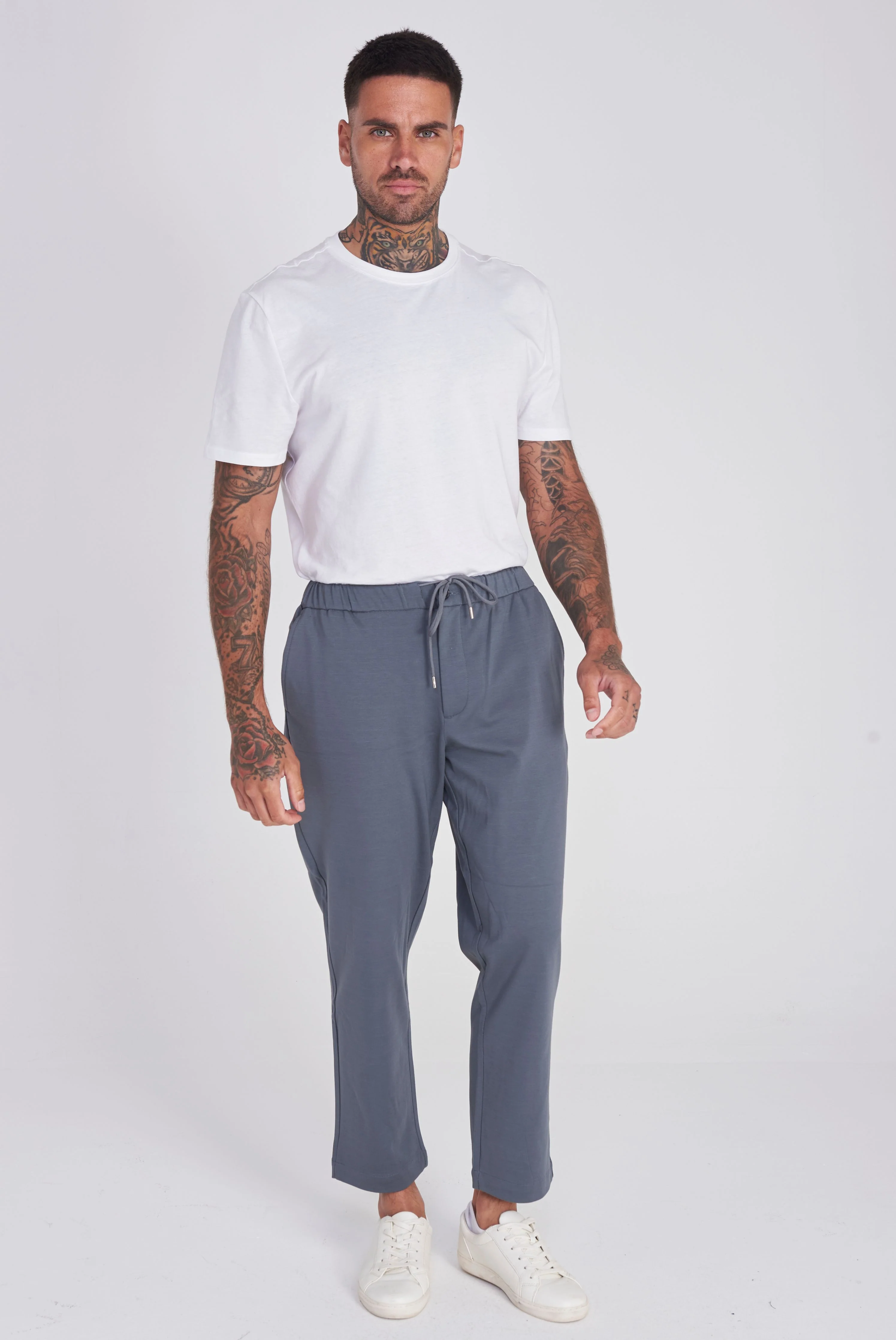 Gijon Harry Brown Trouser in Charcoal - Image 4