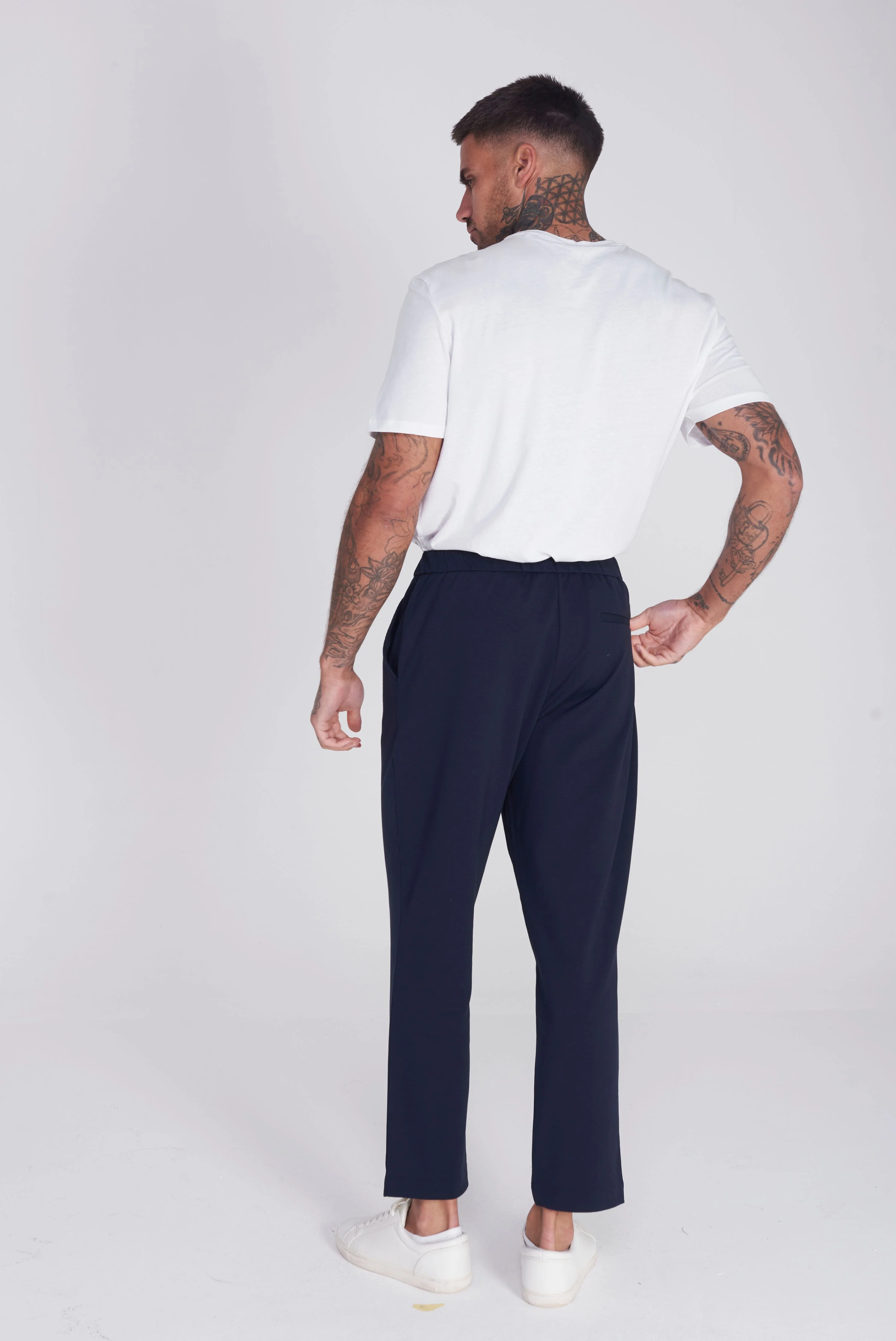 Girona Harry Brown Trouser in Navy - Image 5