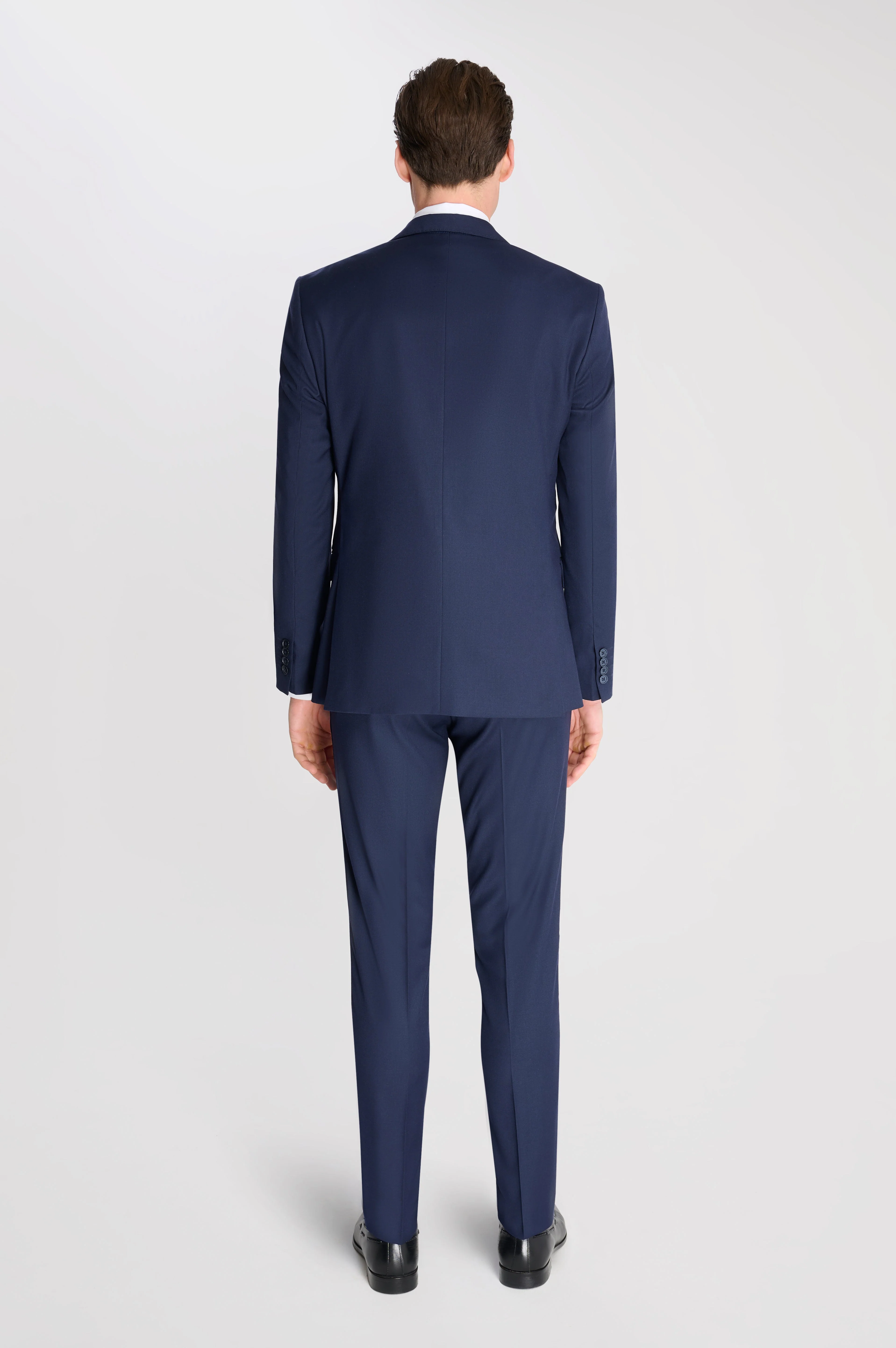 Harry Brown Raffi 3pc Suit in Navy - Image 5