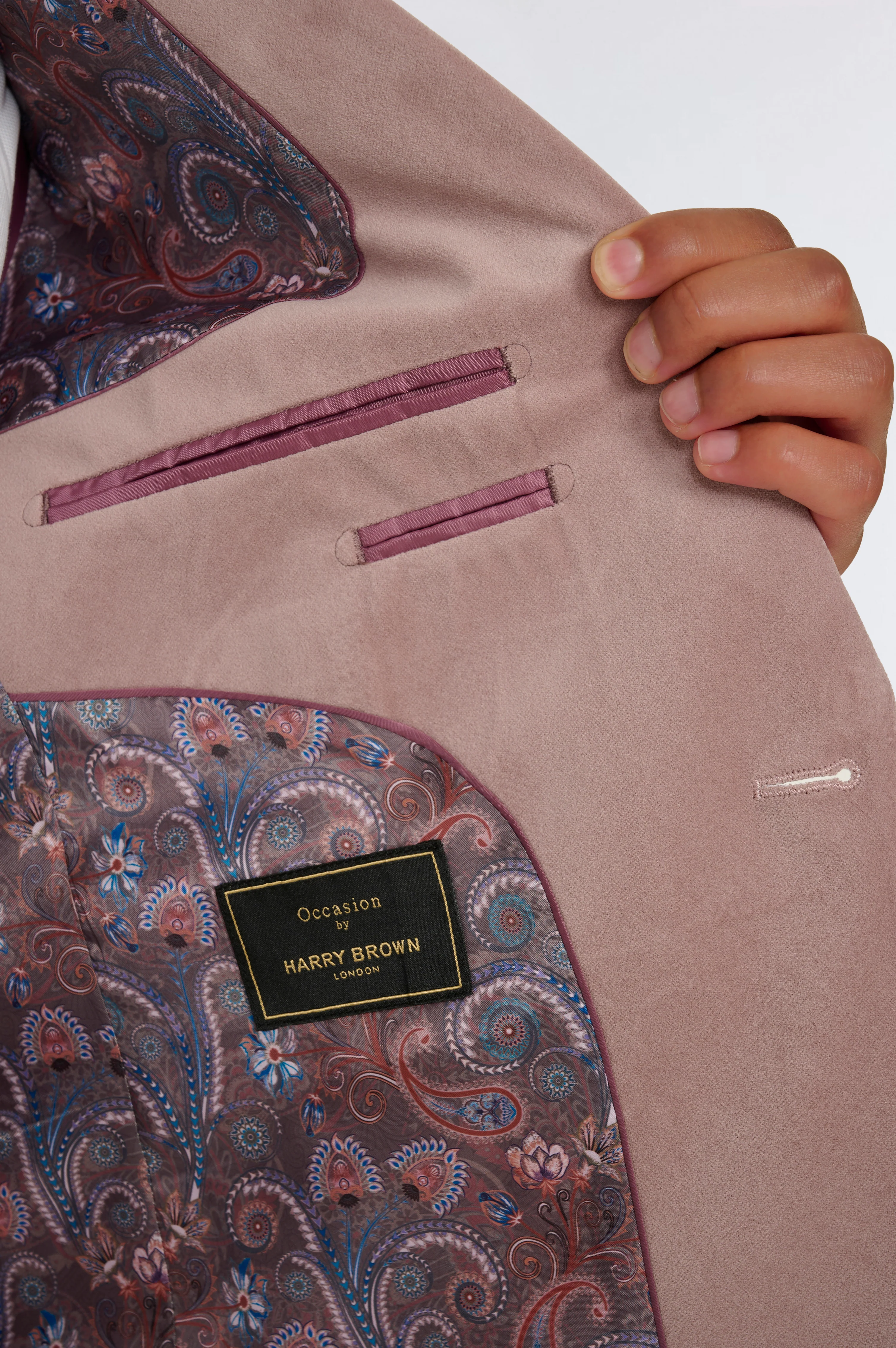 Leo Velvet Tuxedo Dinner Jacket with Shawl Lapel Detail in Blush - Image 6